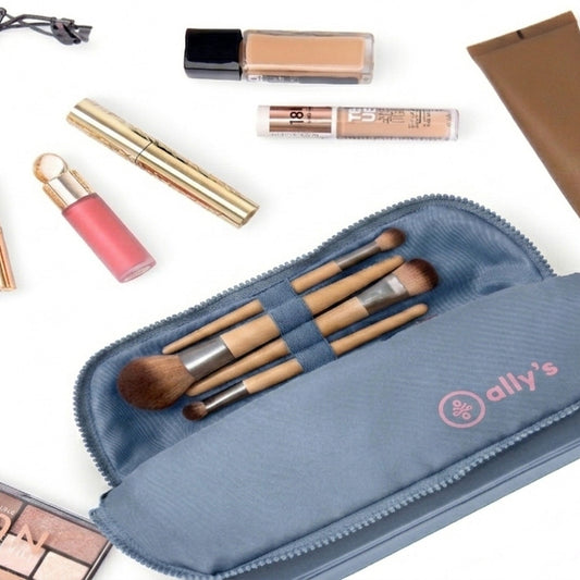 Cosmetiquero ally's Azul Acero abierto con maquillaje, skincare y brochas ordenados